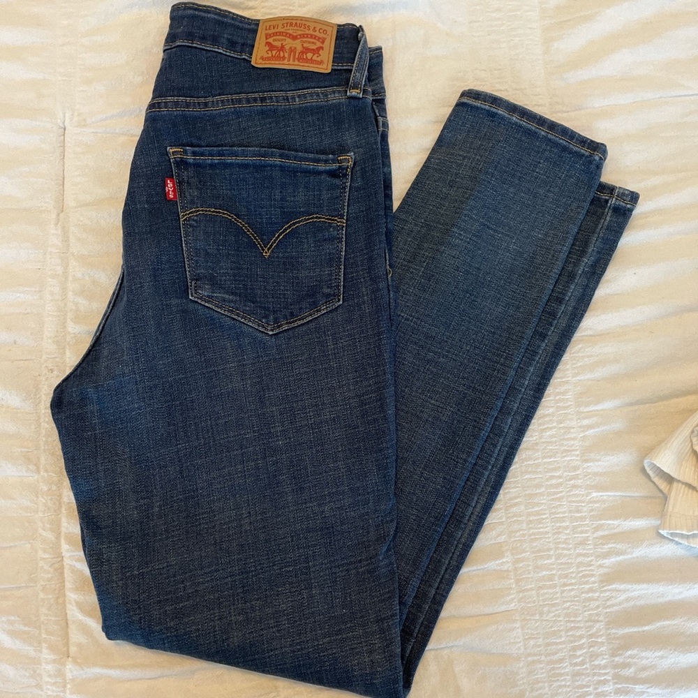 Levis